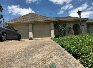 9511 Hanus Cir, Houston, TX 77040