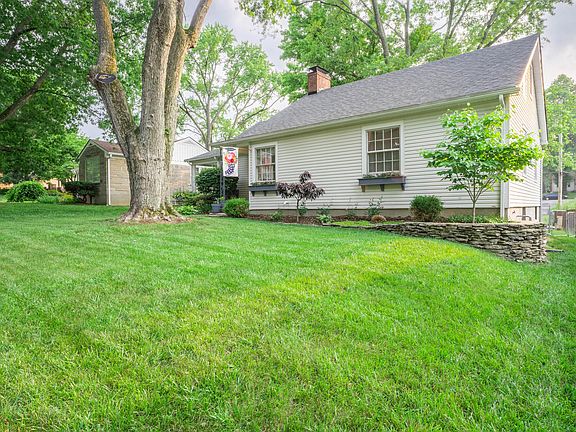 2nd image of 220 Crestwood Dr
