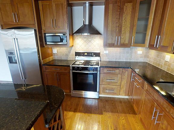 4th image of 2904 W Belmont Ave Unit 403