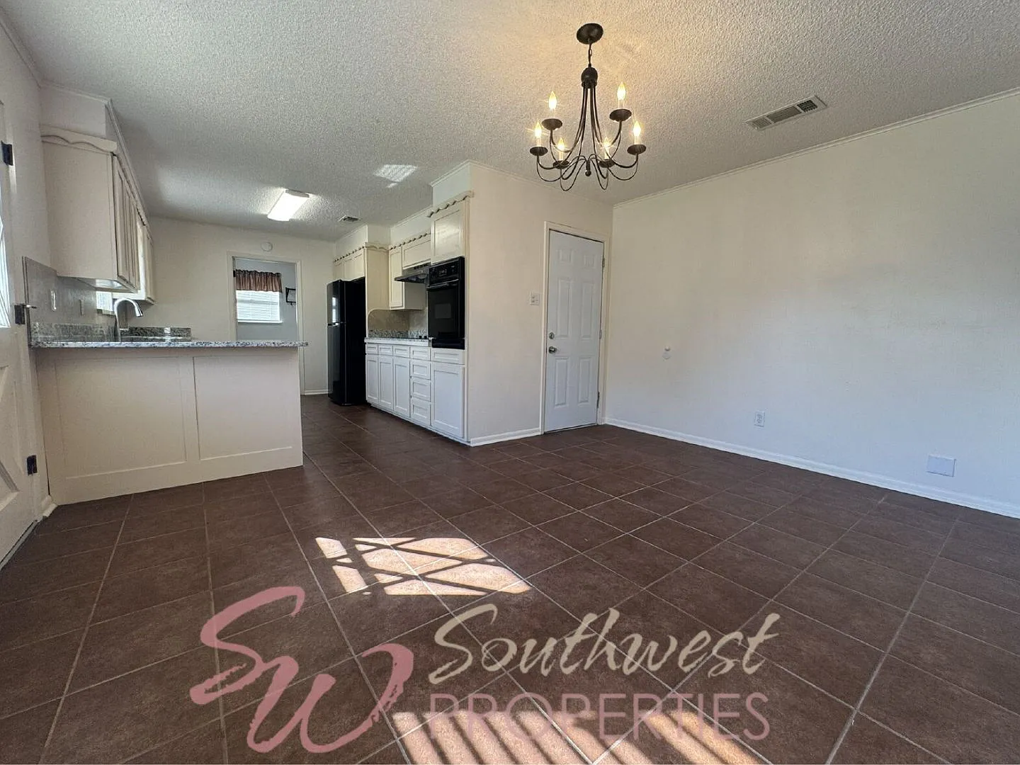 3 bed, 2.0 bath, 1655 sqft, $2,100 — Photo 4