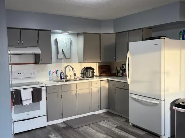 102 Lake Ave S APT 1, Spicer, MN 56288