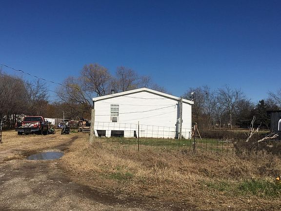 3rd image of 12104 Betty Ln