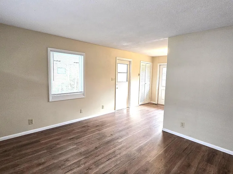 114 Forrester Dr — Photo 6