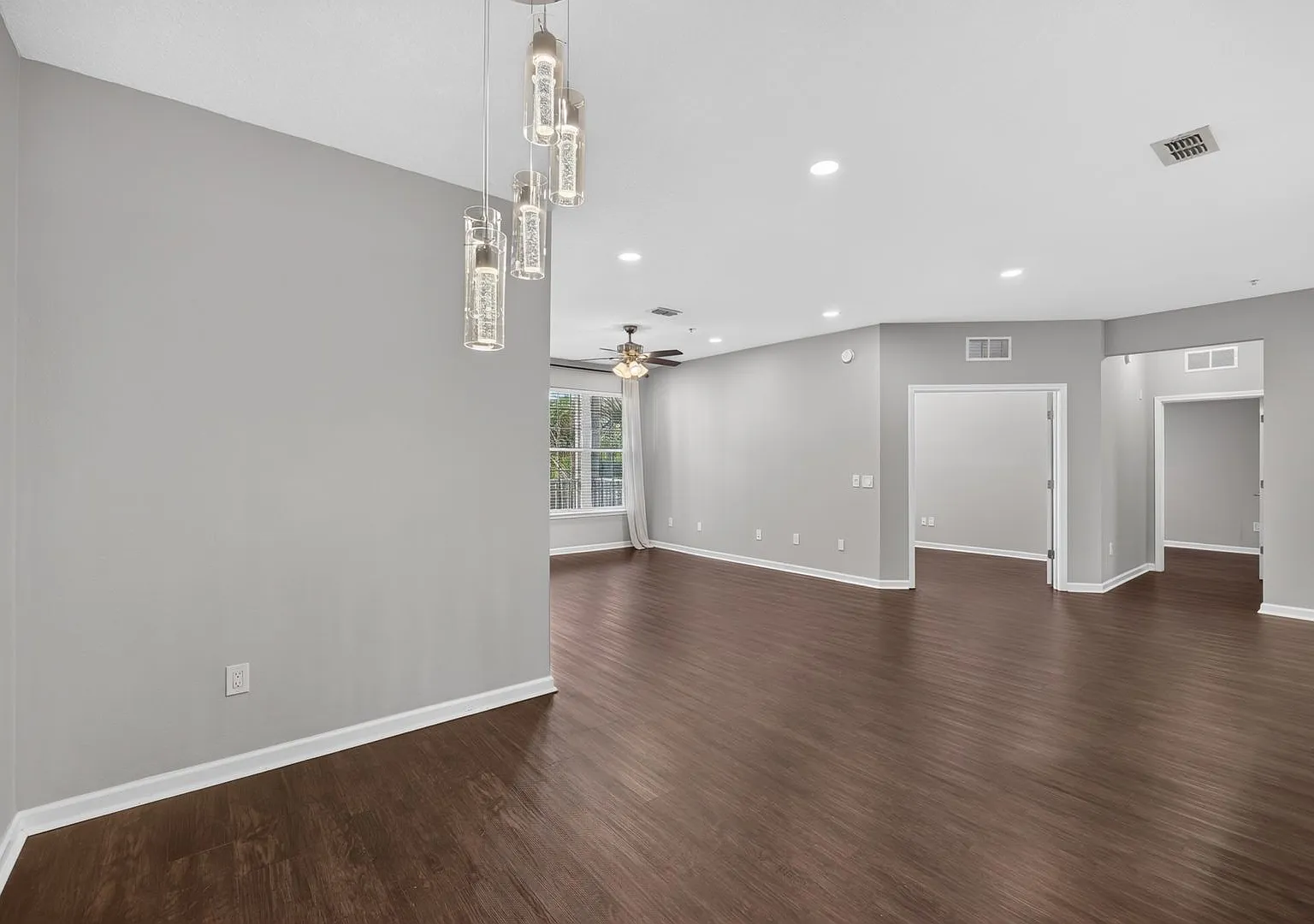 Campfield Waterfront Condo — Photo 2