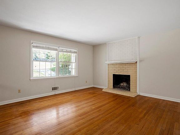 2nd image of 4005 Balsam Dr