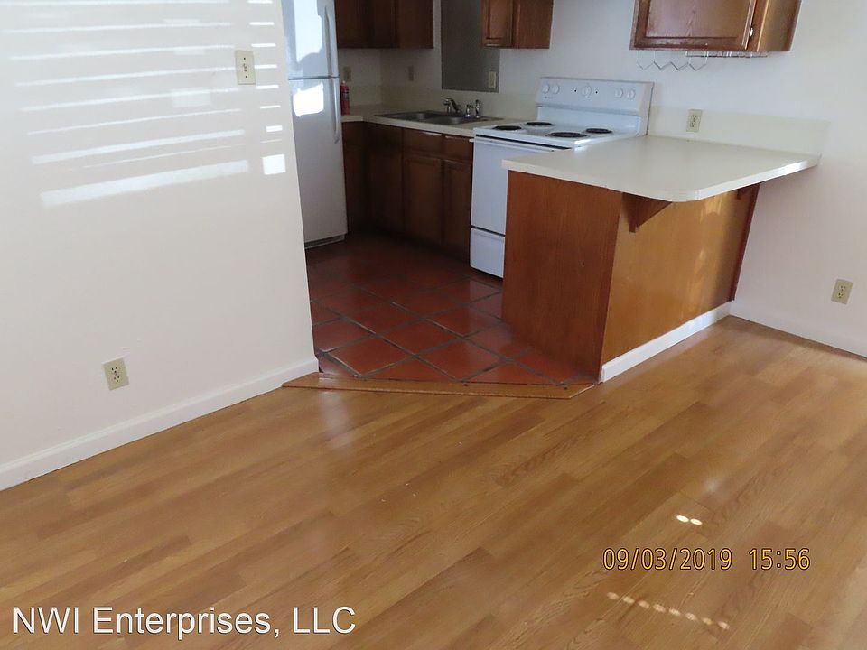 2nd image of 2514 Pearl St #3205
