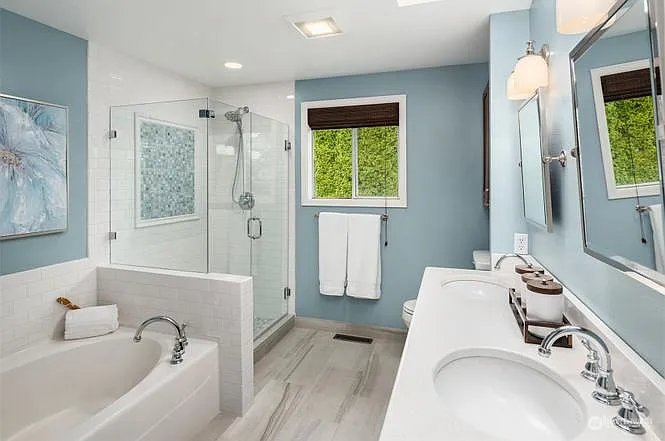 3 bed, 2160 sqft, $4,000 — Photo 2