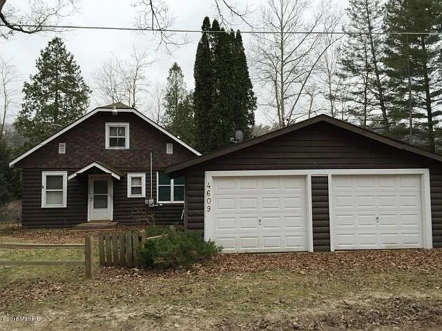 4609 River St photo 1
