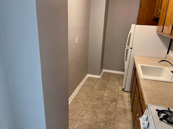 225 Saint Pauls Avenue image 7 of 22