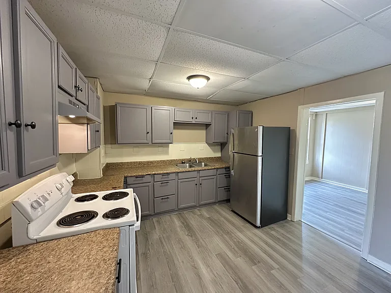2320 Wesley Ave SW — Photo 8