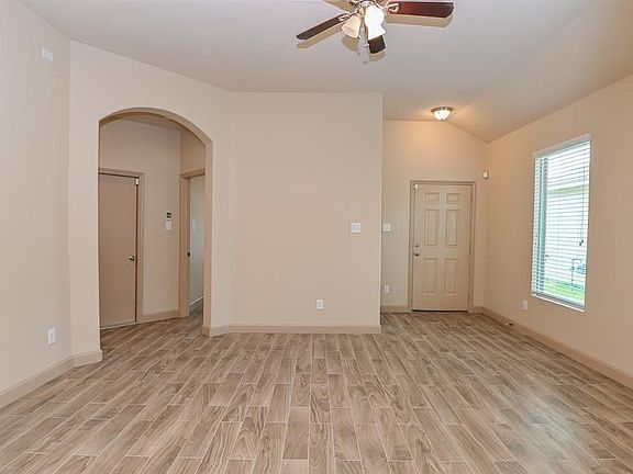 5th image of 5502 Floral Valley Ln