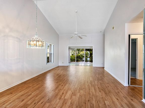 3rd image of 11193 SE Sea Pines Circle