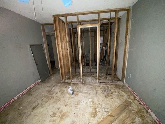 3rd image of 4866 W Brush Creek Loop