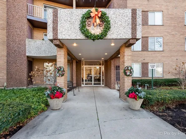 909 E Kenilworth Ave Unit 312, Palatine, IL 60074