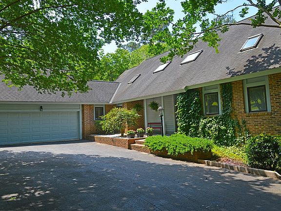 4th image of 208 Brookfield Dr