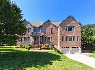 2830 N Rochester St, Arlington, VA 22213