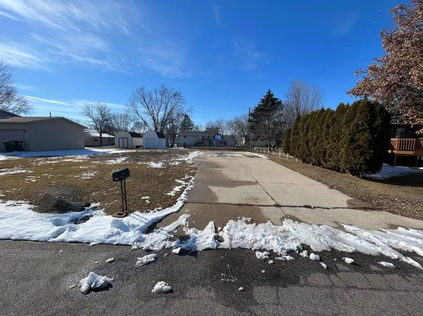 526 Morningside Ave, Paynesville, MN 56362