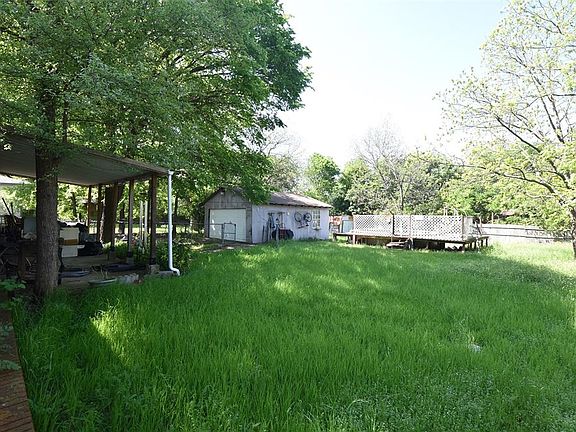 2nd image of 1025 Park Dr