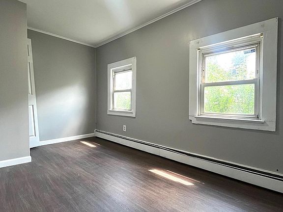 5th image of 9 Rosedale Ave Floor 2