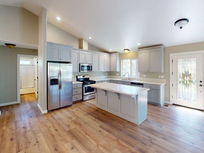 18211 Hammer Ln, Tuolumne, CA, 95379