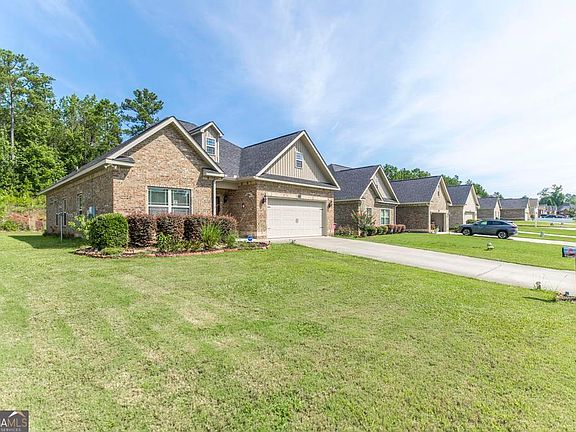 4th image of 147 Summer Grove Ln