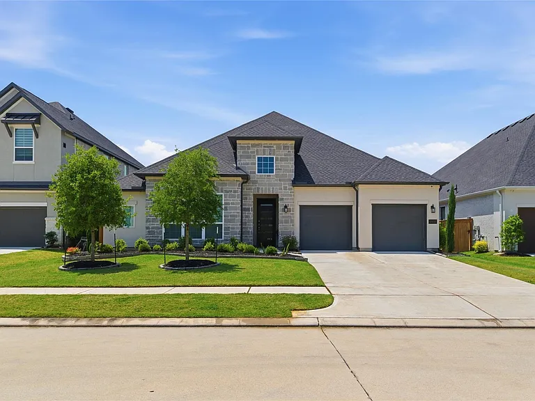13715 Aventino Pointe Dr — Photo 3