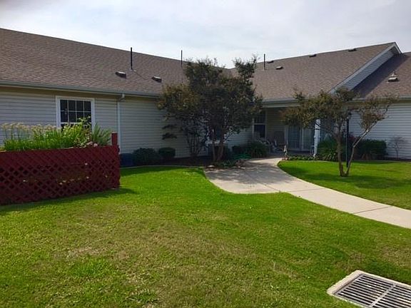 2nd image of 7520A Glenview Dr