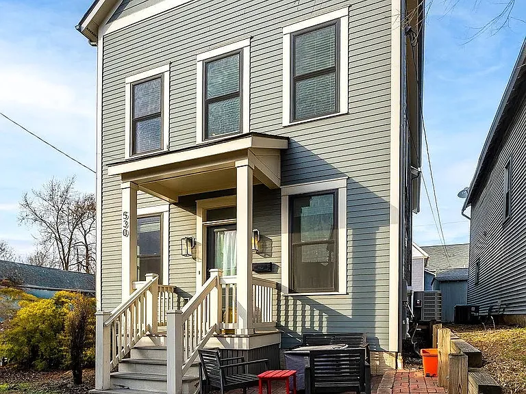 530 W 2nd Ave — Photo 1