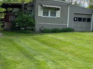 2207 Paul St, Hermitage, PA 16148