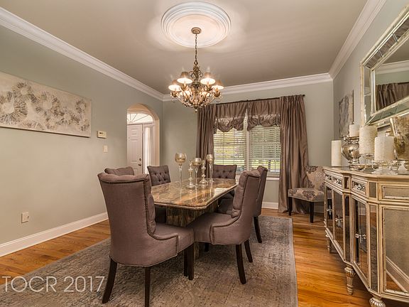 4th image of 21 Morton Dr