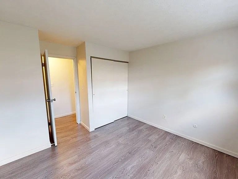 5285 Portland St #104 — Photo 11