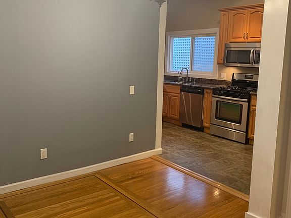 2nd image of 1715 Broadway APT 1