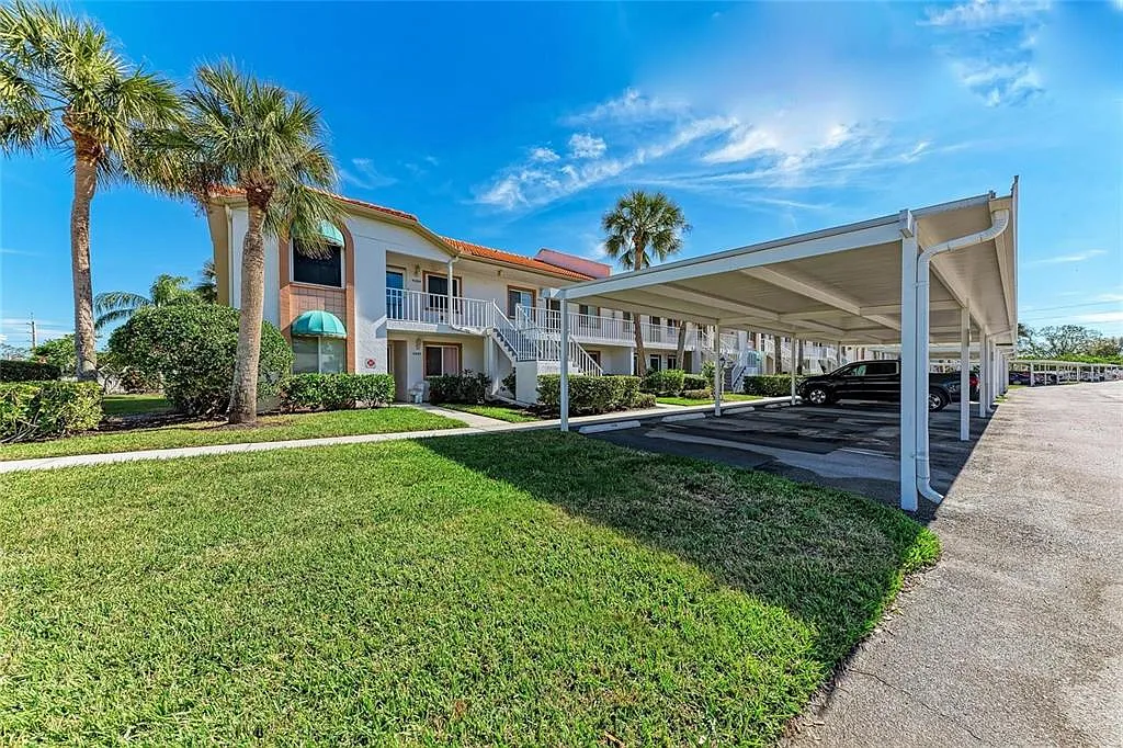 2 bed, 2.0 bath, 1143 sqft, $2,200 — Photo 1