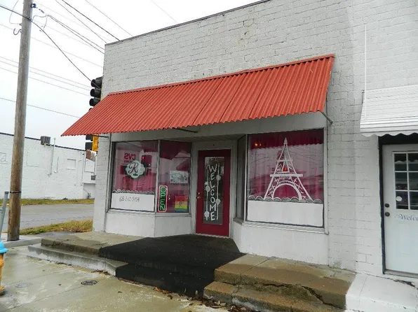 613 W Main St, Fairfield, IL 62837