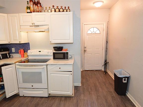 5th image of 811 18TH AVENUE S