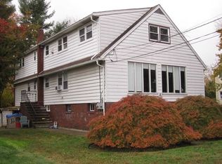 385 Windsor Rd, Bergenfield, NJ 07621