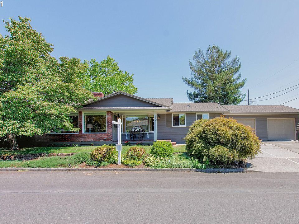 1st image of 805 SE Louise Ave