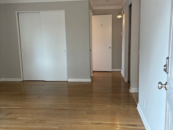 2nd image of 5035-5037 Fairview Ave #2