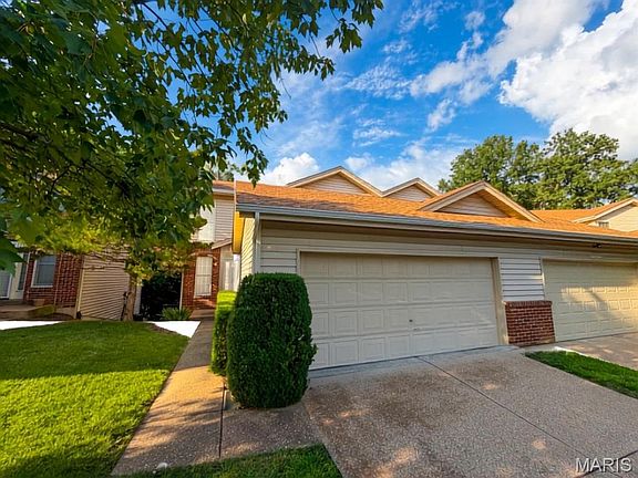 3rd image of 12911 Banyan Town Dr