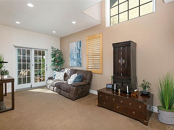 5th image of 552 Sonoma St
