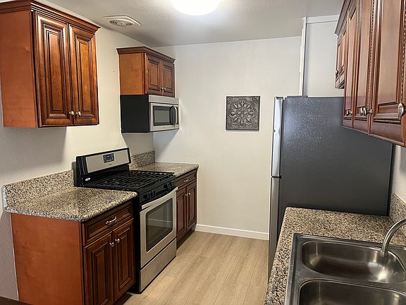 3rd image of 375 W Vernon Dr #C