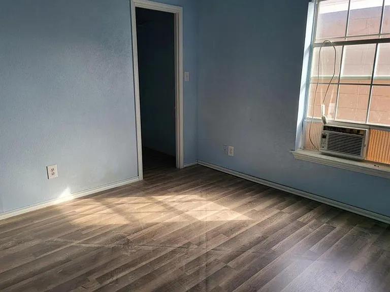 411 Cooke St — Photo 10