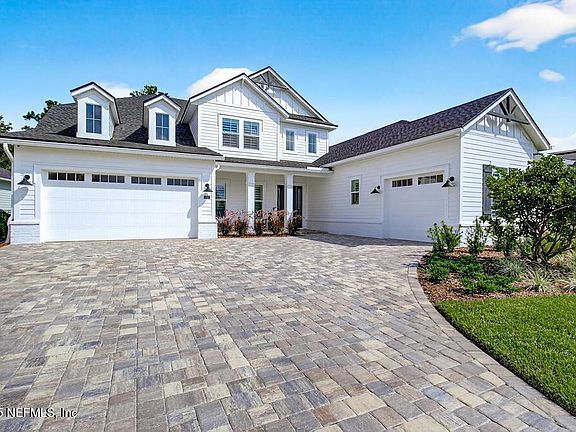 4th image of 301 COURTNEY OAKS Drive