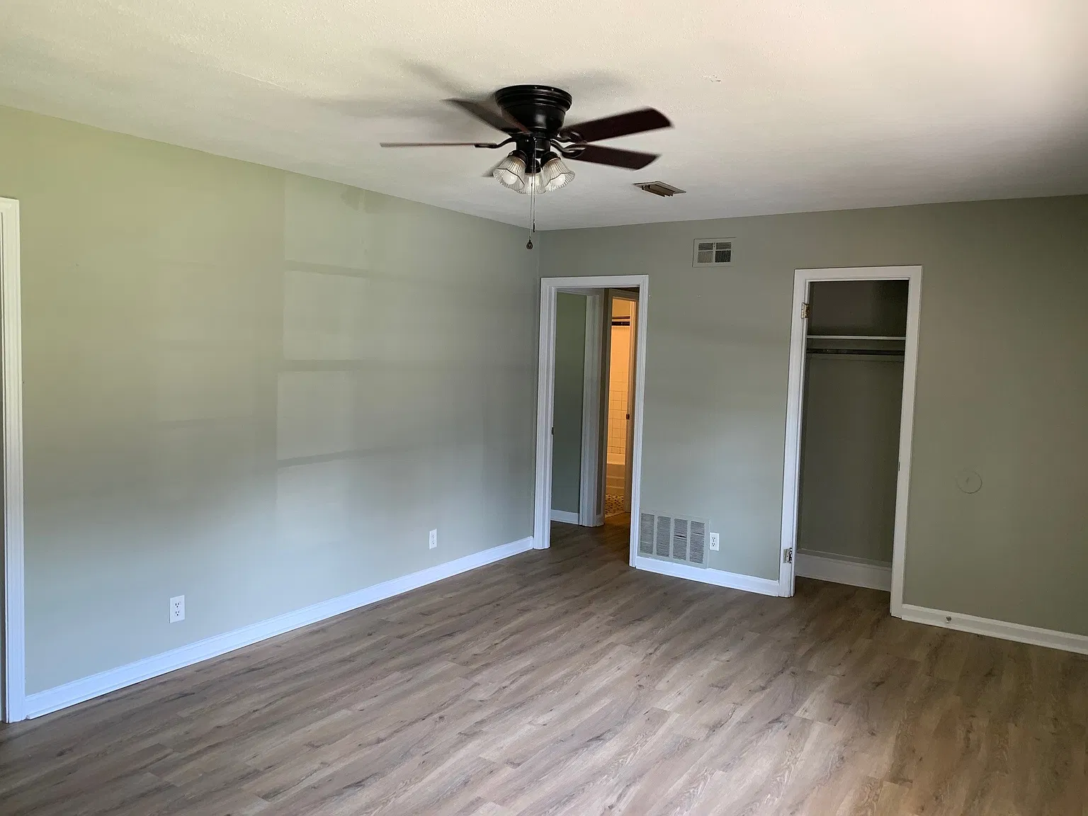 3 bed, 1.5 bath, 10 sqft, $1,025 — Photo 4