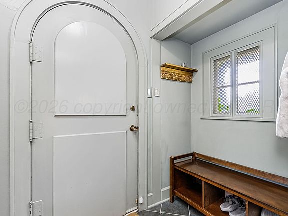 3rd image of 1519 S Travis St