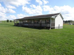 303 W Meadows Ln, Maxwelton, WV 24957