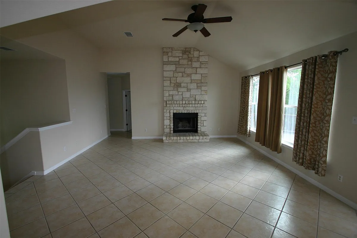 Building Photo - 332 Southwind Rd
