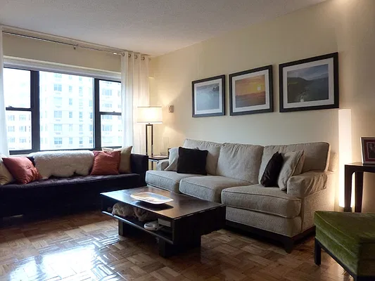 Sold by Aclawrence | media 2