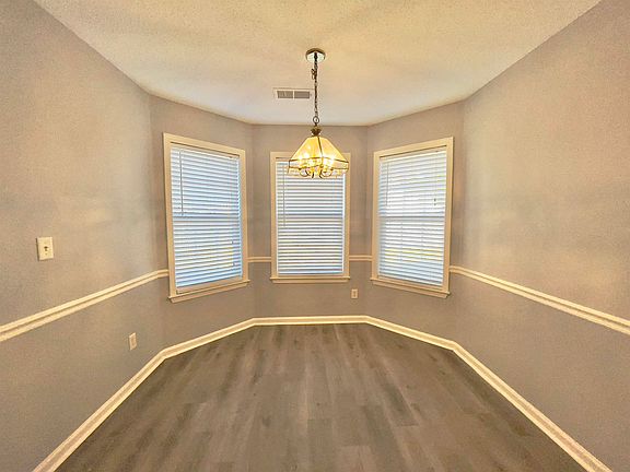 3rd image of 9266 Durhamshire Dr