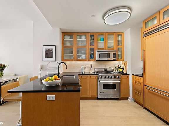 3rd image of 200 W End Ave APT 6B